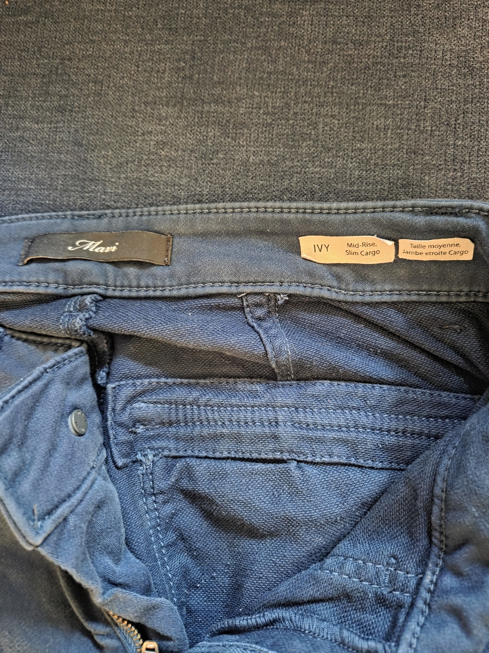 Ivy Mid-Rise Slim Cargo Jeans in Navy Blue